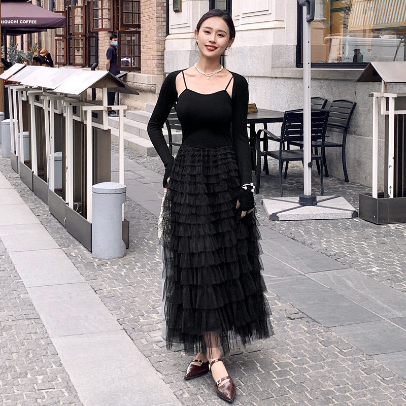 蛋糕裙连衣裙黑色长裙配大衣的内搭吊带裙女冬季裙子芭蕾风小黑裙 - 图1