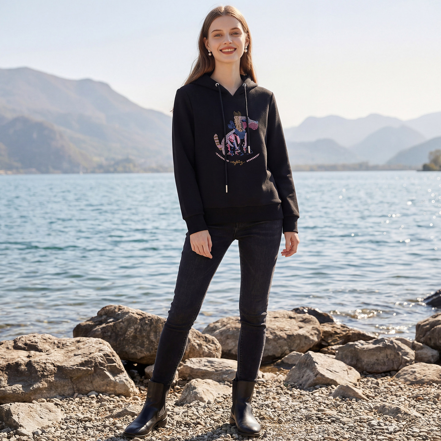 马天奴女装秋冬新款纯色棉质卫衣刺绣连帽衫上衣时尚休闲加厚百搭