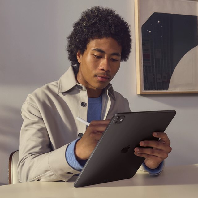 Apple iPad Pro 11-inch (2025) M5 chip tablet new model for professional drawing, design, learning and office use