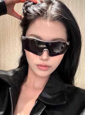 墨镜女户外运动骑行登山防紫外线高级感连体护目防风镜太阳眼镜男