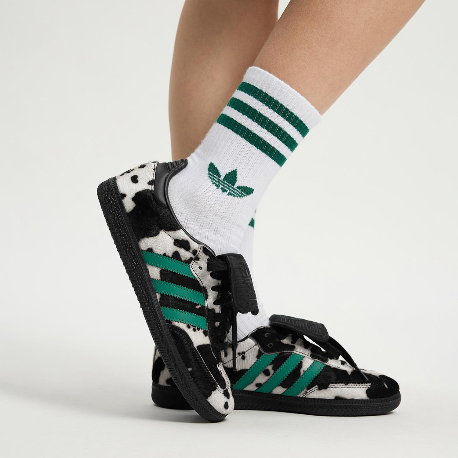 Adidas/阿迪达斯官方正品三叶草女士低帮系带经典运动鞋JS3930 - 图1