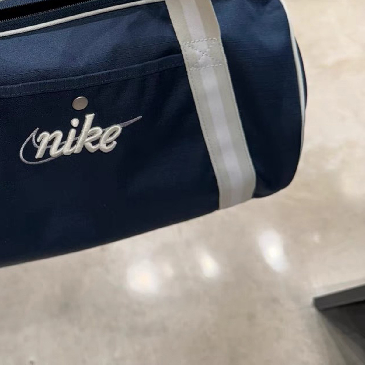 Nike Men's and Women's Bag Shoulder Bag 24 Summer Sports Outdoor Large Capacity Fitness Bag Yoga Casual Crossbody Bag DR6261