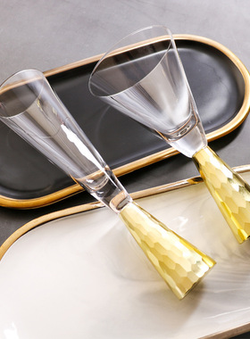 创意样板间底座红酒杯