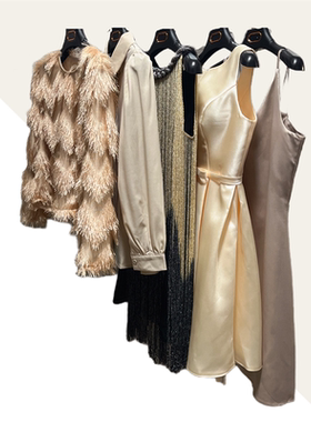 简约轻奢样板房衣帽间衣服衣柜饰品摆件软装衣物鞋子包包组合搭配