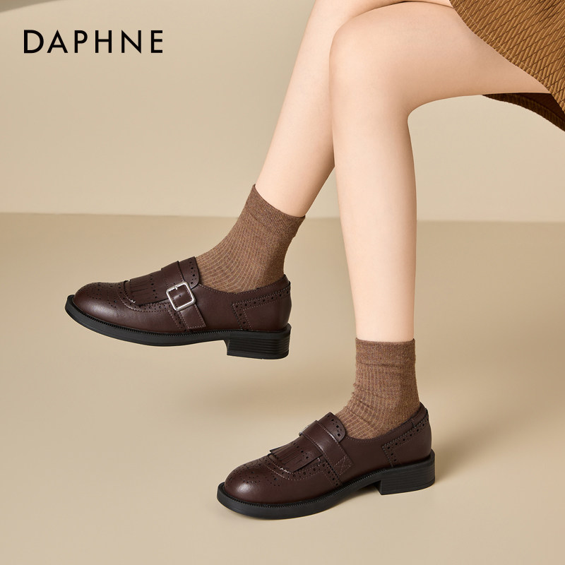 达芙妮深口单鞋2026春季新款棕色复古小皮鞋皮带扣透气休闲单鞋女,淘宝优惠券,粉丝福利购,淘宝优惠卷