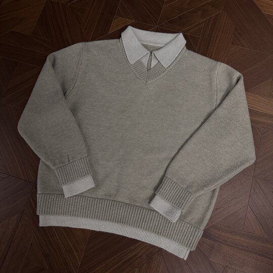 Fake two-piece sweater with a sense of atmosphere