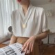 ເສື້ອເຊີດຫລູຫລາ 2026 ວ່າງ OL commuter temperament versatile slim slim short-slim V-neck summer top women's large size shirt