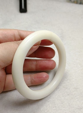 花玉瓷白手镯正圈56口泥鳅背岫玉镯子一物一图天然玉石