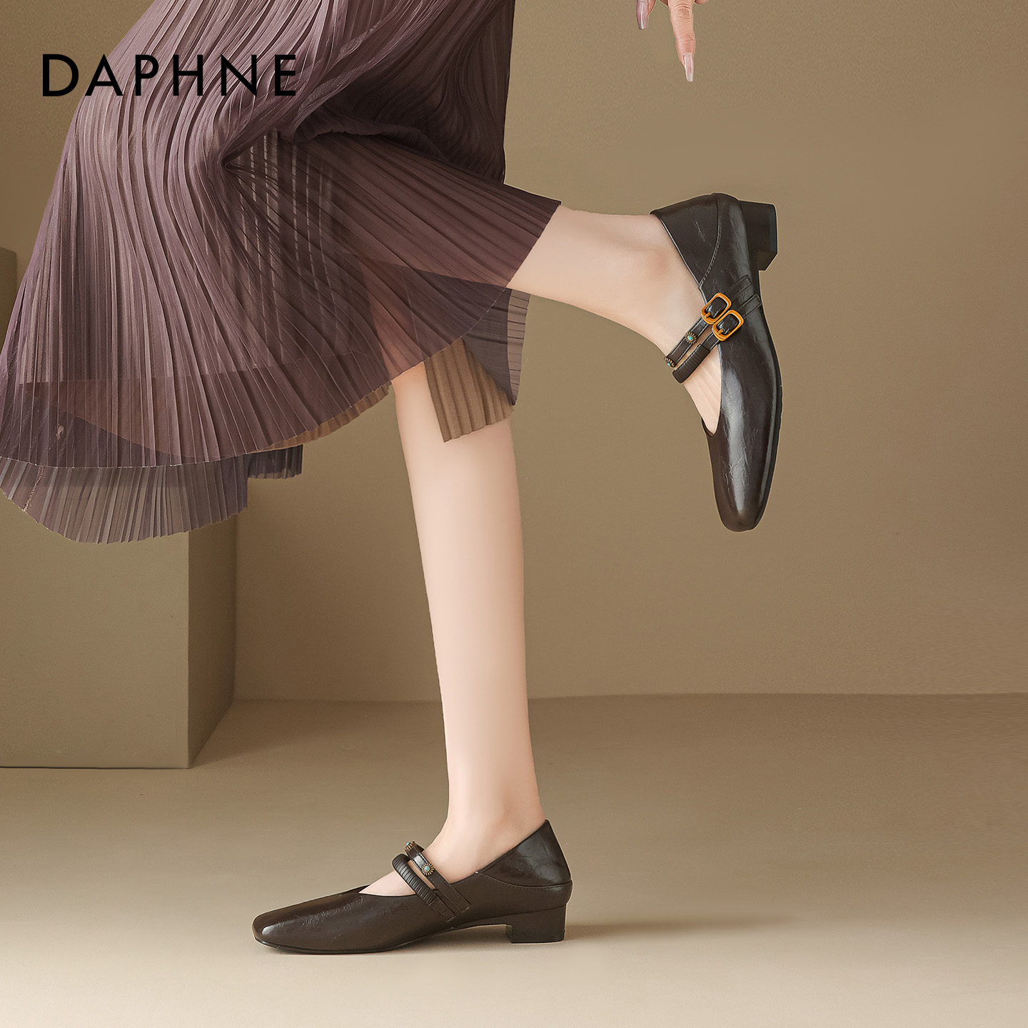 达芙妮玛丽珍女鞋2025新款秋冬棕色复古软底不累脚气质浅口单鞋 - 图2