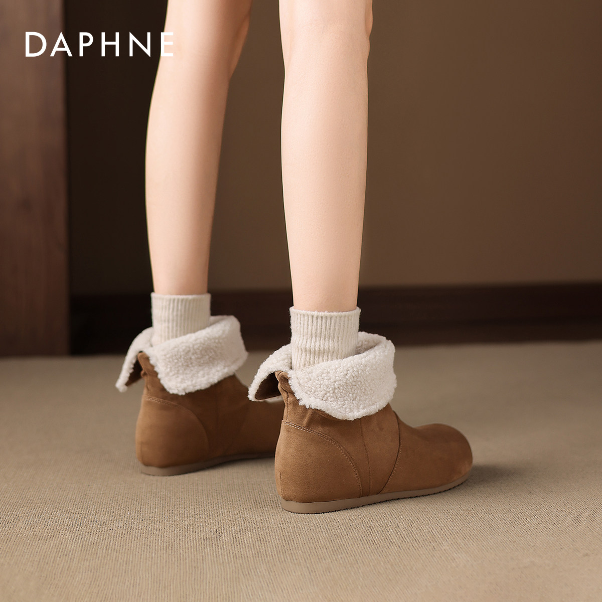 达芙妮雪地靴女款冬季2026新款加绒平底勃肯短靴加厚保暖中筒棉靴,淘宝优惠券,粉丝福利购,淘宝优惠卷