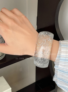 不规则亚克力素圈手镯高级感手饰