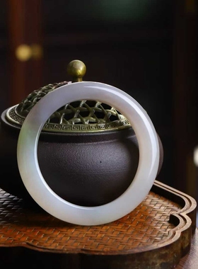 天然新疆和田玉玉器工厂店青海料老料俏烟紫色翠色素面镯女款手镯