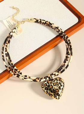 饰品爱心吊坠豹纹皮绳项炼锁骨颈炼项坠necklace