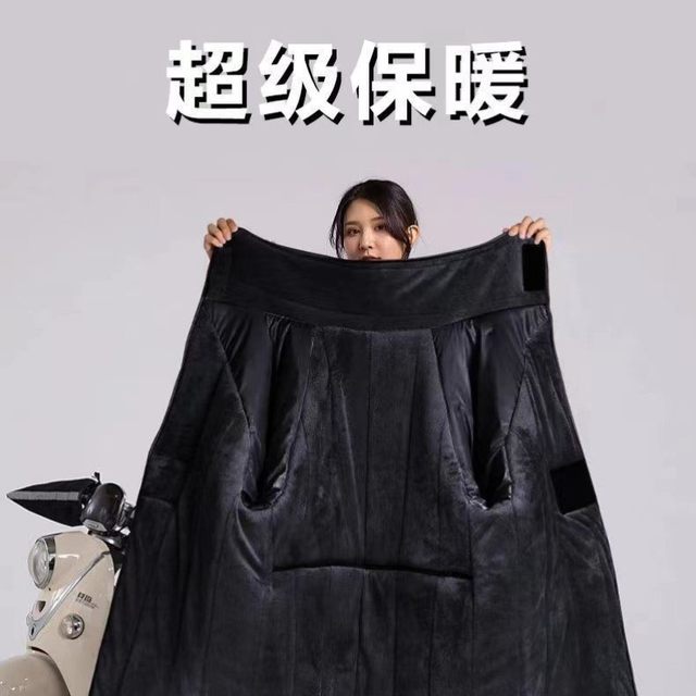 Electric vehicle windshield is thickened with velvet in winter