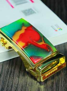 自动扣和田色色鸡血彩玉