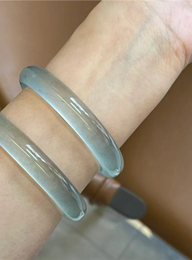 冰透种石英岩玉手镯蓝水天