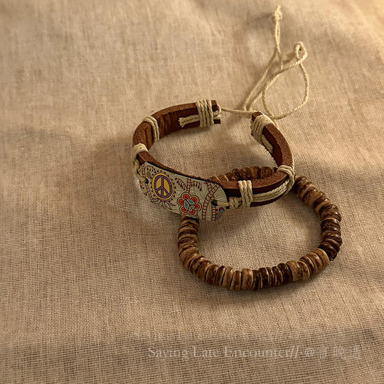 Retro cowhide braided bracelet with exotic design