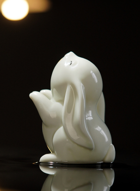 小兔子摆件洁白通透寓意美好