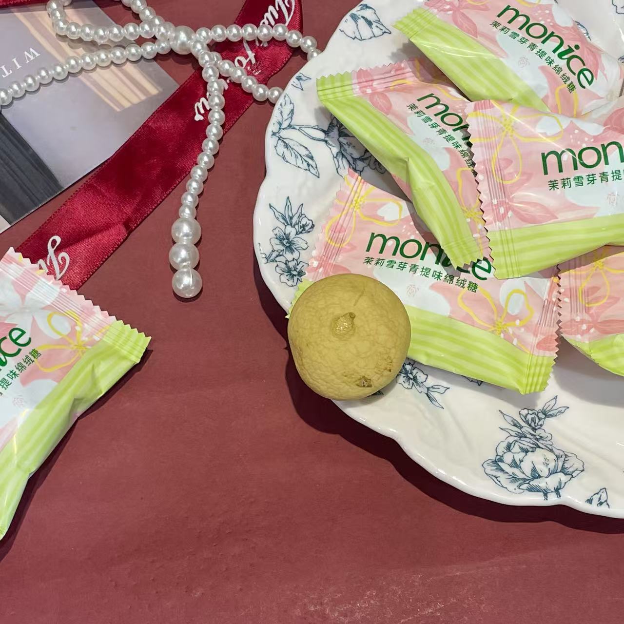 monice茉萘茉莉雪芽青提味綿绒糖高颜值结婚喜糖散装休闲零食糖果 - 图0