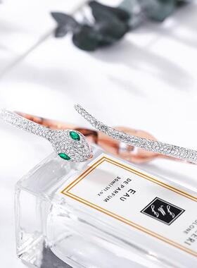 手镯蛇形手环女玫瑰开口钛钢新款金时尚钻灵蛇简约满不小众个性网