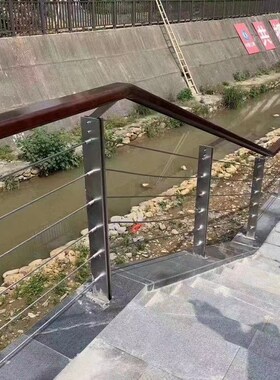 304不锈钢钢丝绳护栏 木扶手河道景观护栏立柱 钢丝绳索 钢索护栏