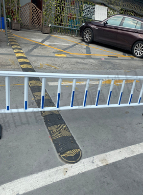 城市道路护栏交通隔离栏 市政马路公路护栏热镀锌钢防撞栏杆围栏