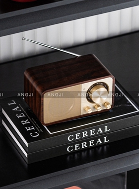 现代轻奢样板间餐柜酒柜摆件