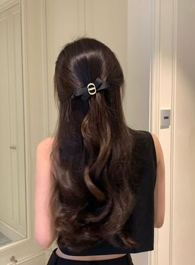 简约猪鼻子字母CD金属黑色蝴蝶结香蕉夹女后脑勺马尾发夹发卡发饰