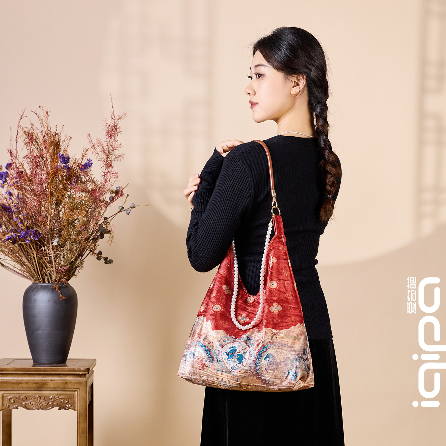 爱奇葩原创珍珠链丝绒手提包单肩包敦煌神骏马年文创新中式包包,淘宝优惠券,粉丝福利购,淘宝优惠卷