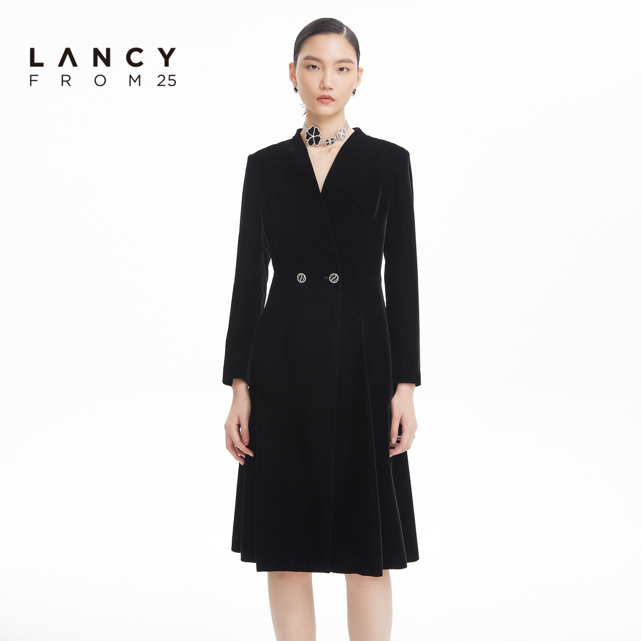 LANCY/朗姿2022秋季新款丝绒中长款风衣女修身大衣收腰高级感外套