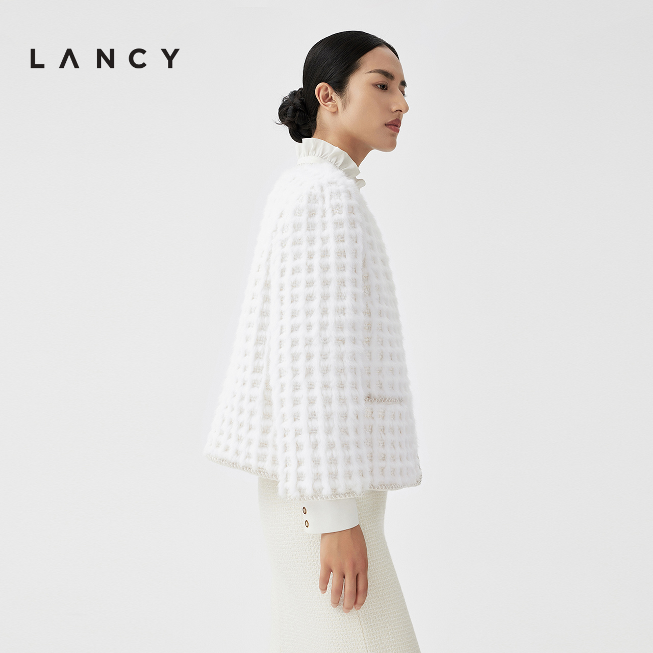 LANCY/朗姿2023冬季新款白色皮草外套水貂毛皮短款外套女时尚上衣