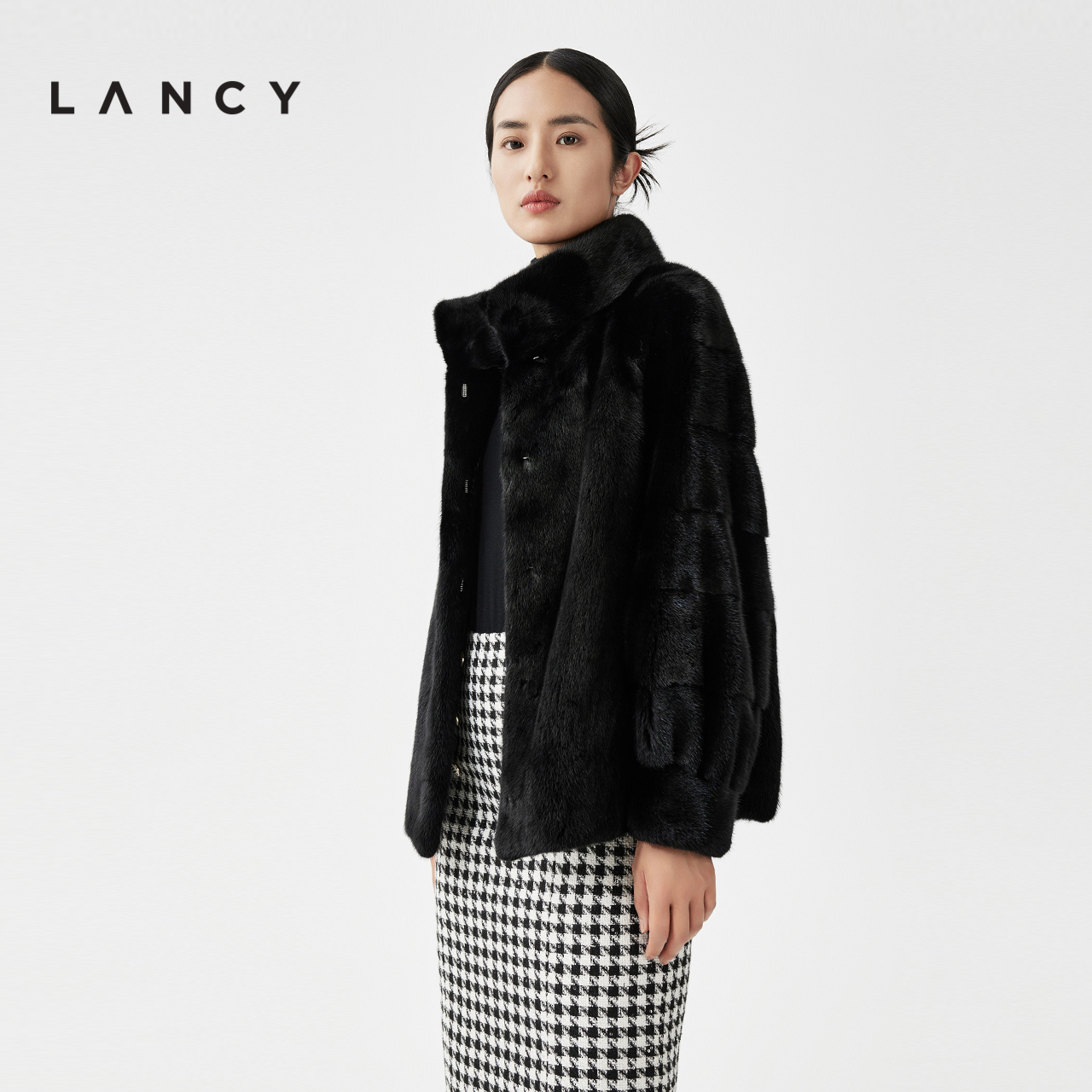 LANCY/朗姿2023秋冬新款立领保暖高级感水貂毛大衣短款皮草外套女 - 图1