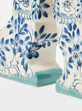 FQR LIVING 英国Chadwick设计师蓝色花卉图案斯塔福郡犬陶瓷书挡