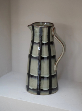 FQRLIVING Bloomingville Jug爱湾黑色格子陶器水壶花瓶 家居装饰