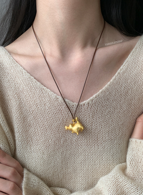 燕归金色蝴蝶猫描金足银项链女