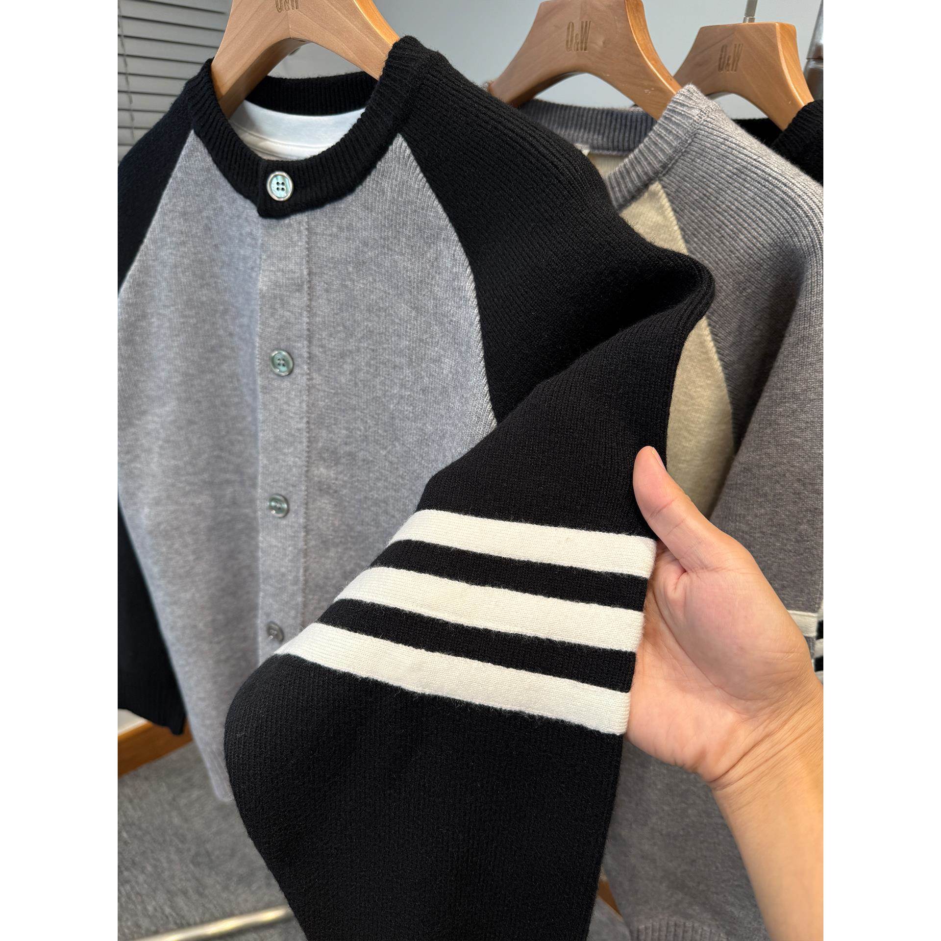 潮牌针织开衫男款秋冬季加厚毛衣外套男宽松拼色外搭圆领排扣上衣 - 图0