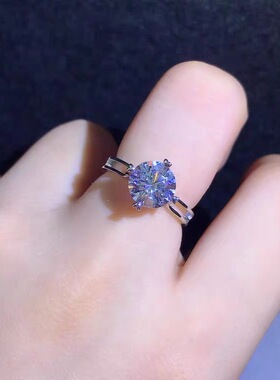 莫桑钻丝带镂空四爪戒指