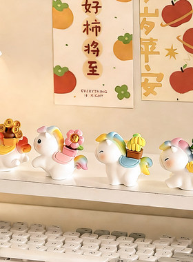 可爱创意马年摆件工位桌面情绪稳定器树脂小马装饰品2026新款车载