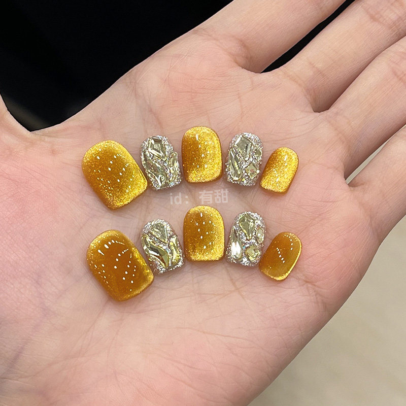 金色猫眼穿戴甲短款高级感秋冬穿戴美甲2025新款绝美手工指甲贴片,淘宝优惠券,粉丝福利购,淘宝优惠卷