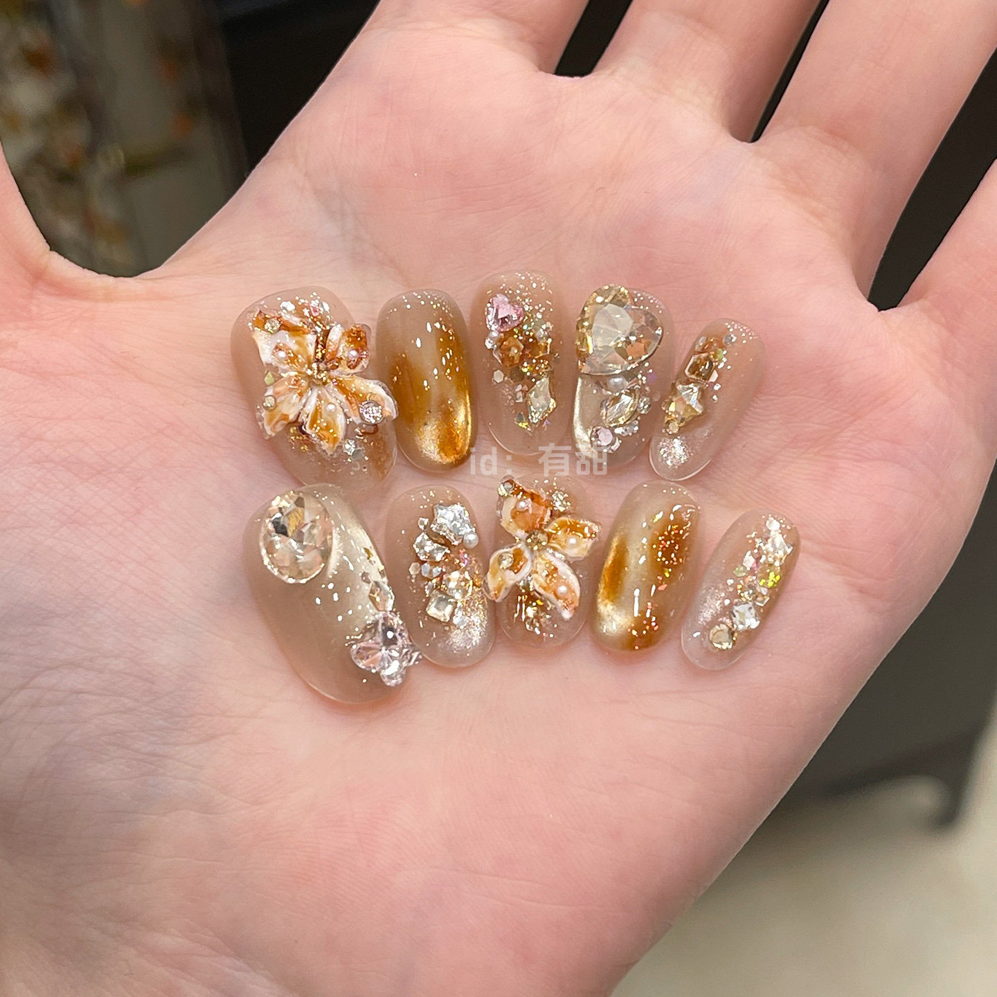 秋冬穿戴甲轻奢高级感显白短款穿戴美甲2025新款手工猫眼指甲贴片,淘宝优惠券,粉丝福利购,淘宝优惠卷