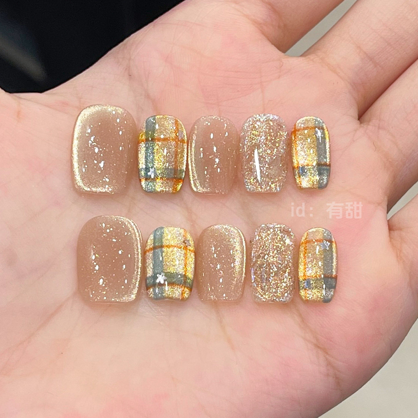 金色猫眼穿戴甲短款高级感显白爆款指甲贴片2025新款手工穿戴美甲,淘宝优惠券,粉丝福利购,淘宝优惠卷