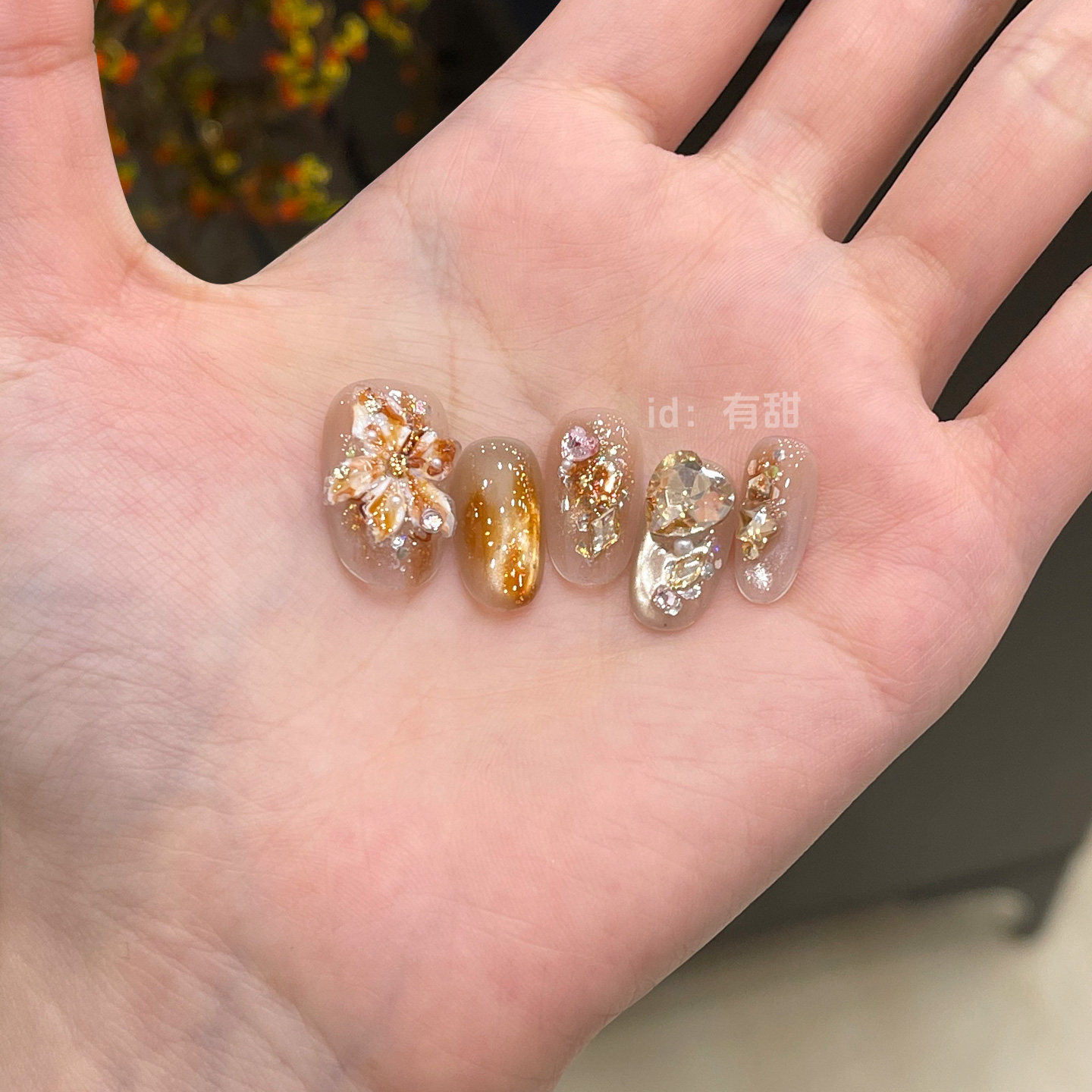 秋冬穿戴甲轻奢高级感显白短款穿戴美甲2025新款手工猫眼指甲贴片,淘宝优惠券,粉丝福利购,淘宝优惠卷