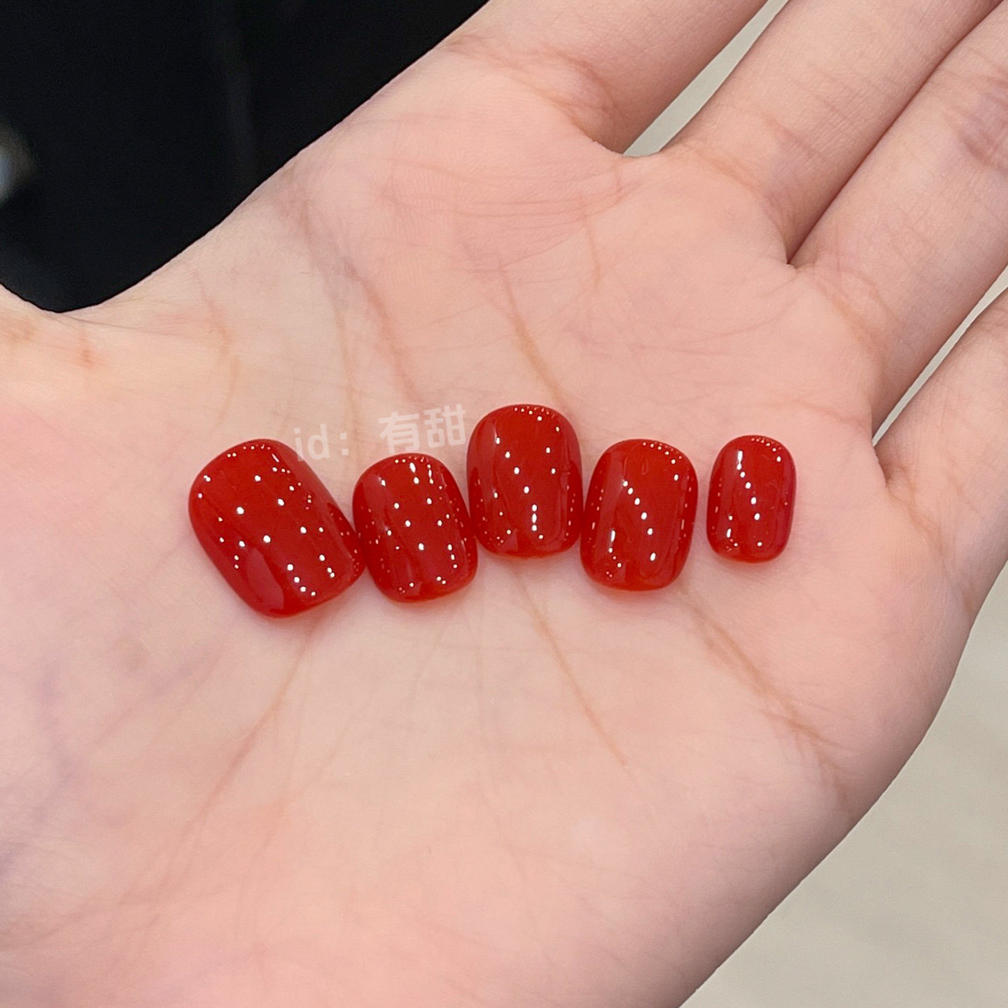 红色穿戴甲2025新款高级感绝美显白穿戴美甲短款手工纯色指甲贴片,淘宝优惠券,粉丝福利购,淘宝优惠卷