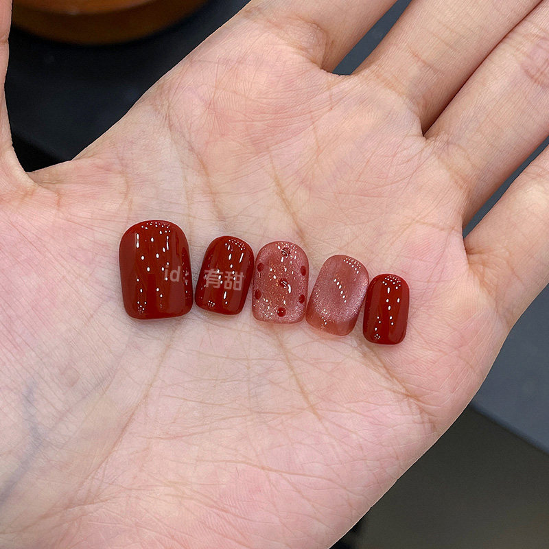 红色穿戴甲短款2025新年款猫眼穿戴美甲高级感显白纯手工指甲贴片,淘宝优惠券,粉丝福利购,淘宝优惠卷