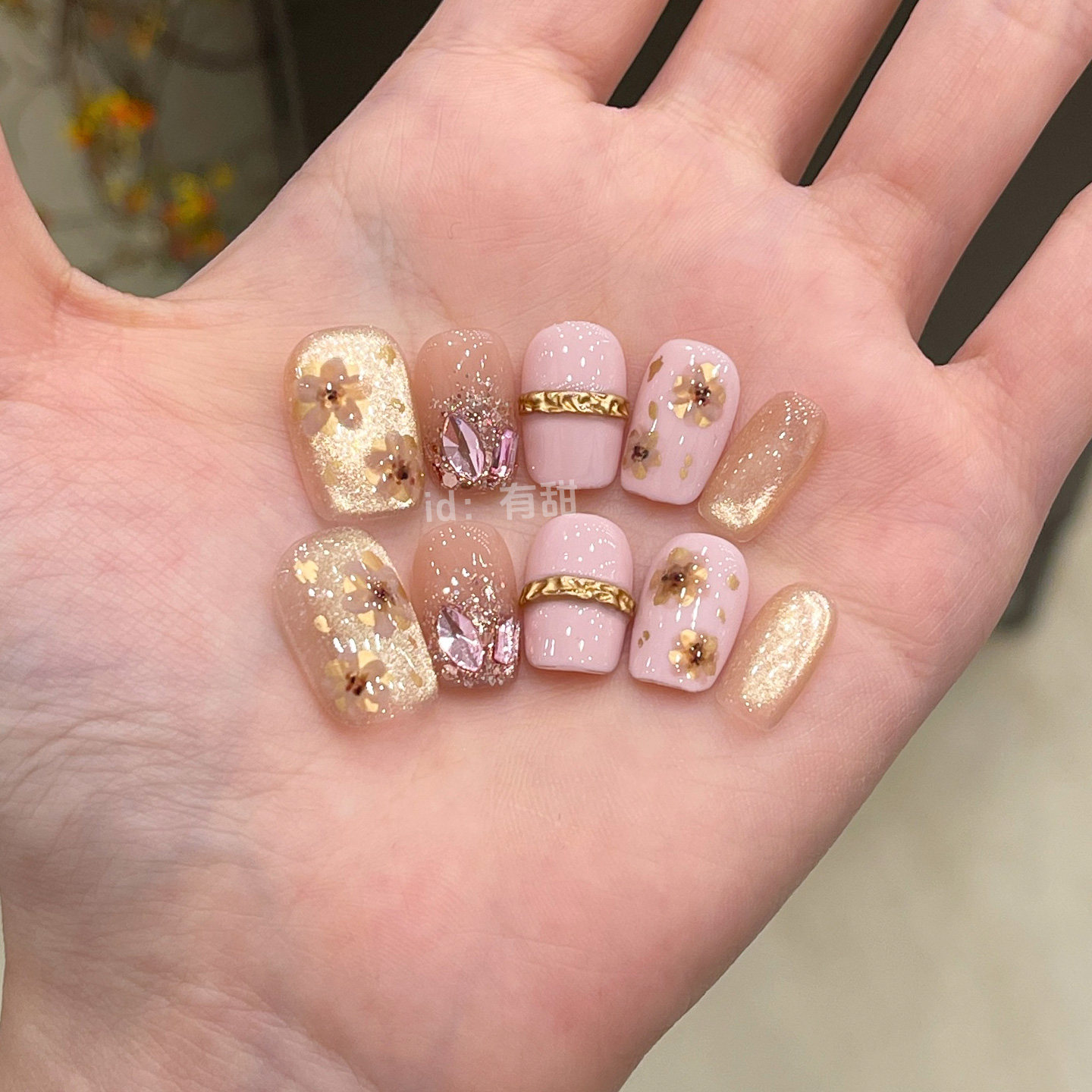 精致绝美穿戴甲2025新款高级感穿戴款美甲短款纯手工显白指甲贴片,淘宝优惠券,粉丝福利购,淘宝优惠卷