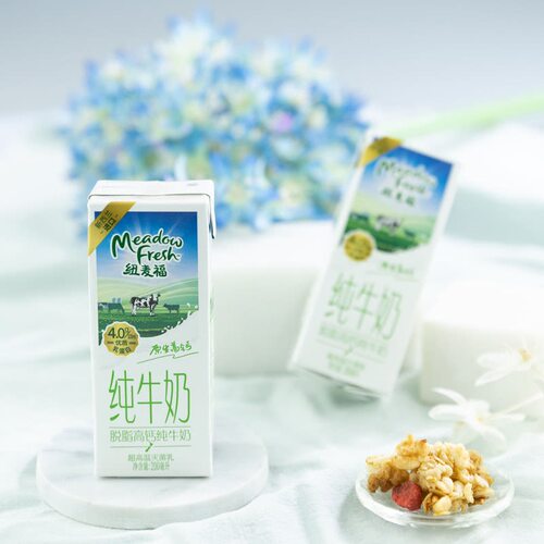 纽麦福(Meadow Fresh) 新西兰进口 脱脂高钙纯牛奶 200ml*30 - 图0