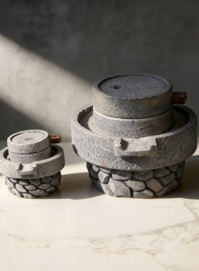 复古石磨碾磨李时珍桌面摆件