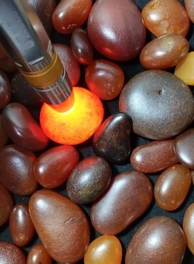 玛瑙籽料雕刻手玩观赏奇石摆件