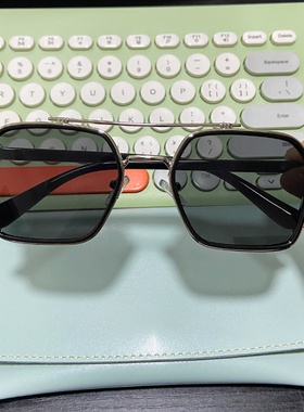 墨镜男士开车专用痞帅西装暴徒