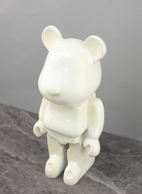 简约现代卡通造型暴力熊树脂摆件